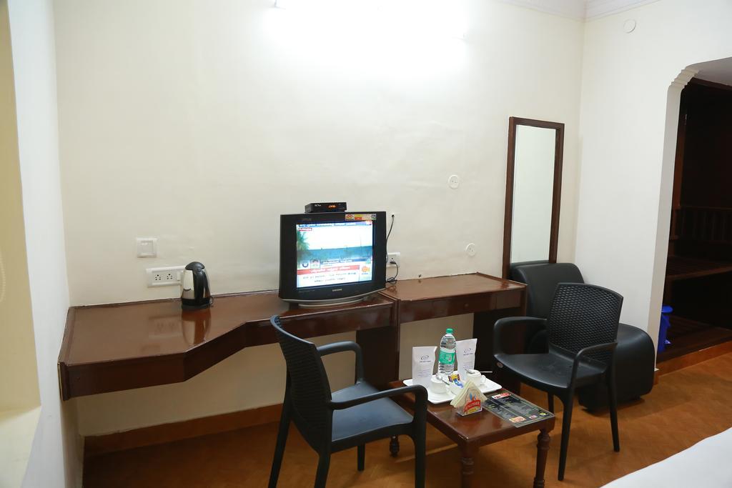 Hotel Shridevi Park Ченнаї Екстер'єр фото